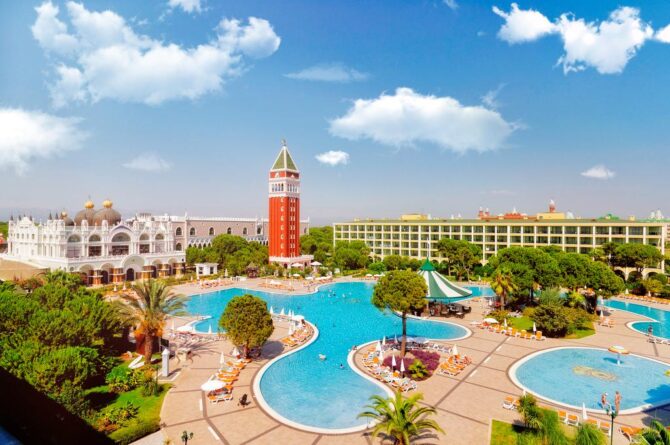 venezia-palace-deluxe-resort