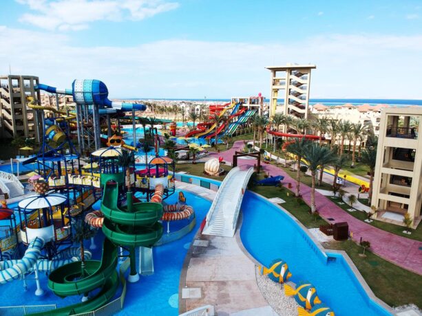 Grand Azure Hotel