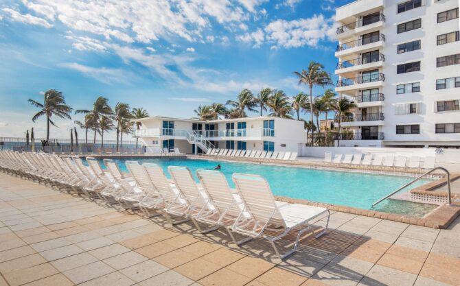 New point. Майами Бич Лотос Новосибирск. Miami Beach Apartments. Hotel Carlayer Mayami Beach. Sands point Miami Beach.