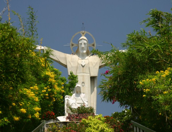 Статуя Иисуса (Вунг Тау, Вьетнам: Достопримечательности)