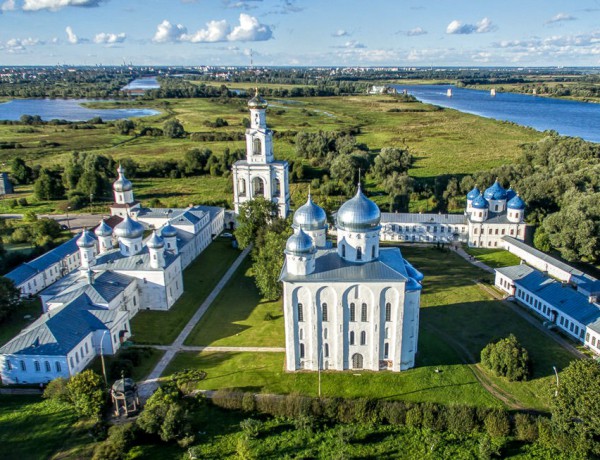 Свято-Юрьев монастырь (Достопримечательности Великого Новгорода - что посмотреть за 1 день)